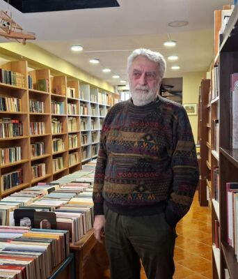 Τα 90.000 βιβλία που ψάχνουν χώρο: Η έκκληση του Παλαιοβιβλιοπωλείου των Αστέγων