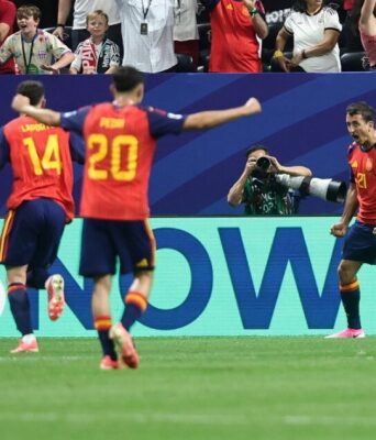 Ισπανία-Σαουδική Αραβία 4-0: Επιβλητικό «σεφτέ» στο Μουντιάλ για τους Ρόχα