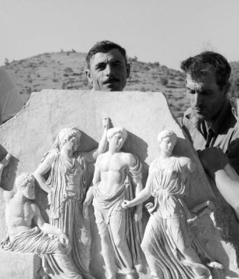 Στα Φιλιατρά παρουσιάζεται η έκθεση «Η Ελλάδα μέσα από τον φακό του Νικόλαου Τομπάζη», με υλικό από τα φωτογραφικά αρχεία του Μουσείου Μπενάκη.