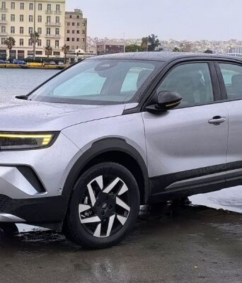 Οδηγούμε το compact SUV Opel Mokka 1.2 που δεν μπορεί να προσπεράσεις