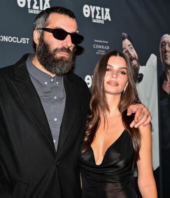 Ο Ρομέν Γαβράς παρουσίασε στην Αθήνα το «Sacrifice», μαζί με την Έμιλι Ραταϊκόφσκι και τον Βενσάν Κασέλ, μετά τα γυρίσματα στην Ελλάδα.