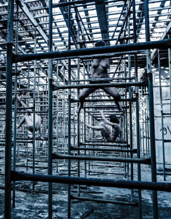 Athens Voice 931 - Τάσος Βρεττός