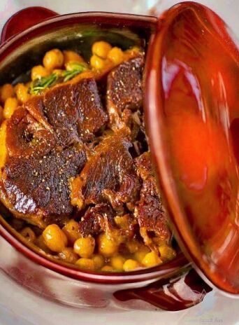 Ζυγούρι με ρεβίθια στη γάστρα