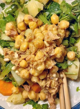 Σαλάτα με γλυκοπατάτα, ρεβίθια και τόνο