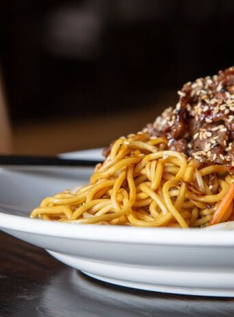 Noodles με μοσχάρι και μπρόκολο