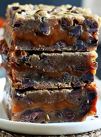 salted-caramel-cookie-bars-02.jpg