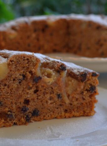 Κέικ με κολοκύθα, σταφίδα και καρύδια