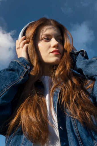 Τζιν τζάκετ: Πως να φορέσεις το πιο cool πανωφόρι από το πρωί μέχρι το βράδυ