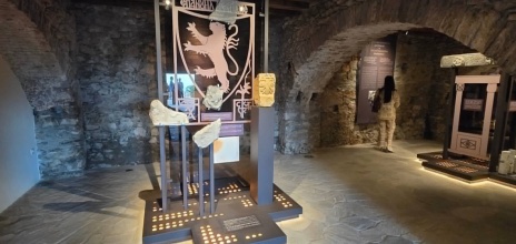 Η έκθεση «Ηγεμονικά Αφηγήματα» αναδεικνύει το μεγαλείο της Καστροπολιτείας του Μυστρά