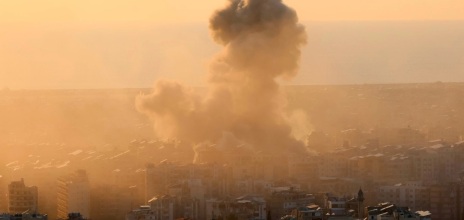 εκρηξη, καπνοι, σπιτια