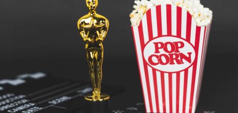 Ρέπλικα βραβείου Όσκαρ και ποπ κορν
