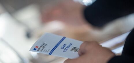 Γαλλία: Ολοκληρώθηκε ο πρώτος γύρος των δημοτικών εκλογών - Ένας στους δύο ψηφοφόρους προσήλθε στις κάλπες