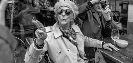 Les Grands Âges: Μια φωτογραφική αφήγηση για τη γήρανση - Ο Νίκος Αλιάγας καλεί σε έναν διάλογο τέχνης και ζωής