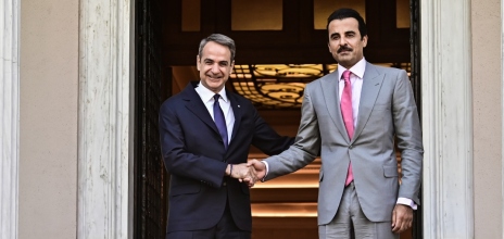 Συνάντηση Μητσοτάκη με τον Εμίρη του Κατάρ: Νέες επενδύσεις και έπαινοι για την ελληνική οικονομία