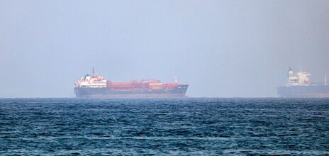Explainer | Πώς το Ιράν μετατρέπει τα Στενά του Ορμούζ σε όπλο πίεσης απέναντι στις ΗΠΑ