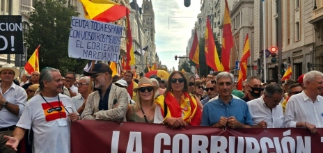 Χιλιάδες άνθρωποι στους δρόμους της Μαδρίτης κατά της κυβέρνησης Σάντσεθ για την κατάσταση στη Θέουτα