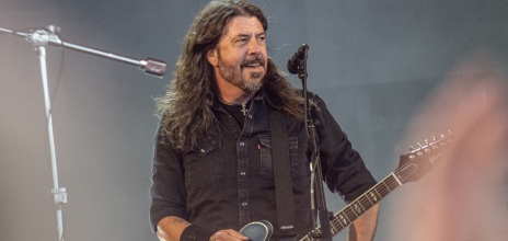 Ντέιβ Γκρολ: Ο τραγουδιστής των Foo Fighters μαγείρεψε για τους πυρόπληκτους στο Λος Άντζελες