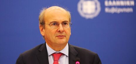 Κωστής Χατζηδάκης: Από το 2019 εφαρμόστηκαν μέτρα που μείωσαν το κενό ΦΠΑ και ενίσχυσαν την προσπάθεια κατά της φοροδιαφυγής - Σημαντικά έσοδα για το κράτος