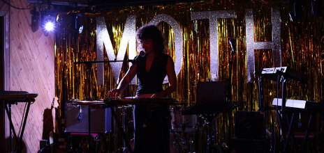 Μάγια Σφακιανάκη: «Όση μαυρίλα κι αν υπάρχει μέσα μου, μπορώ να τη μετουσιώσω σε κάτι άλλο»