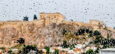 Καιρός σήμερα: Τοπικές βροχές, καταιγίδες και άνοδος της θερμοκρασίας - Πού αναμένονται έντονα φαινόμενα και πού θα ανέβει περισσότερο ο υδράργυρος