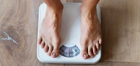 Νέα έρευνα δείχνει ότι η διαλειμματική νηστεία δεν είναι πιο αποτελεσματική από τις κλασικές δίαιτες για απώλεια βάρους - Περιορισμένα τα οφέλη