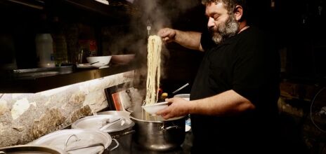 Στην ταβέρνα του Γιάννη