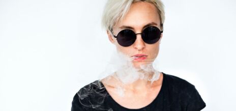 Νέα μελέτη δείχνει ότι κάνναβη και καπνός μειώνουν τον όγκο κρίσιμων εγκεφαλικών περιοχών, αυξάνοντας τον κίνδυνο γνωστικής έκπτωσης.