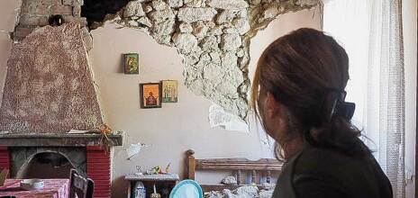 Σεισμοί στην Εύβοια και ζημιές σε σπίτι στην Δαφνούσα