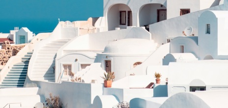 Πώς τα σοκάκια των Κυκλάδων φθείρουν γόνατα & ισχία