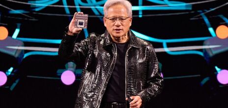 Ο Τζένσεν Χουάνγκ της Nvidia απορρίπτει τα σενάρια αφανισμού της ανθρωπότητας από την τεχνητή νοημοσύνη έως το 2030, χαρακτηρίζοντάς τα υπερβολικά.