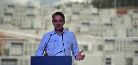 Την εφαρμογή του αφορολόγητου αγροτικού πετρελαίου στην αντλία από 1η Νοεμβρίου εξήγγειλε ο Κυριάκος Μητσοτάκης σε συνάντηση με αγρότες στη Λάρισα.