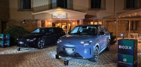 Παρουσιάστηκαν τα ολοκαίνουρια Leapmotor B03X και Β05