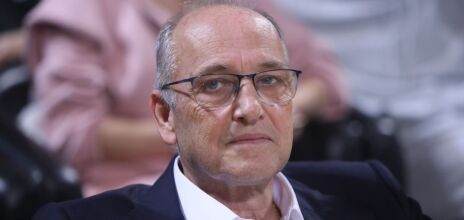 Σε απολογία οδηγούνται ο Βαγγέλης Λιόλιος και ο Γιώργος Μαυραγάνης για την υπόθεση στημένων αγώνων μπάσκετ, αρνούμενοι το κατηγορητήριο.