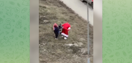 Άγιος Βασίλης, Spider-man και Μίκι Μάους πιάστηκαν στα χέρια 