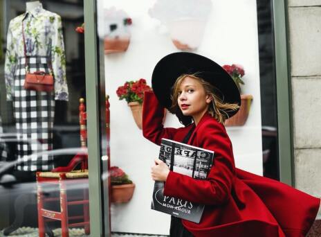 Πώς να φτιάξεις την εποχική γκαρνταρόμπα των ονείρων σου που να την αντέχει και η τσέπη σου