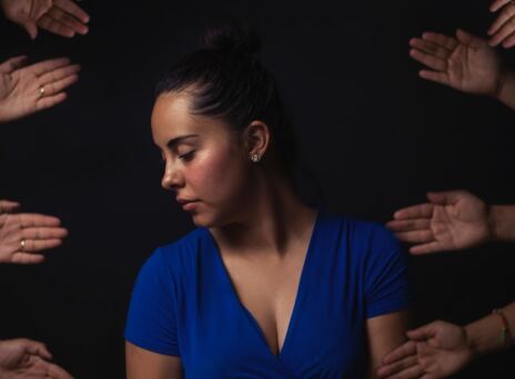 Θεραπεία απόρριψης: Ένα challenge με 82 εκατομμύρια προβολές στο TikTok υπόσχεται να μας απαλλάξει από την αγωνία των απορρίψεων.