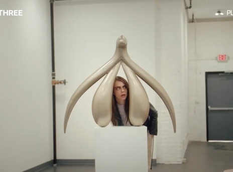 Η Κάρα Ντελεβίν 