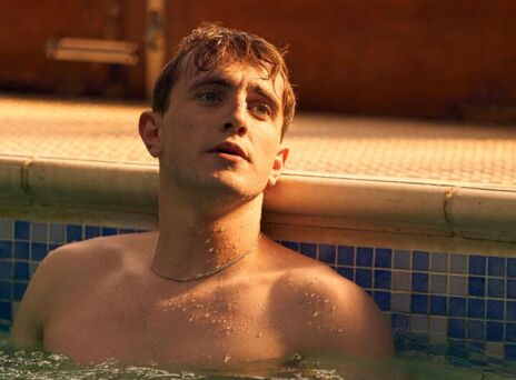 Ο Πολ Μέσκαλ υπερασπίζεται το σεξ στην τηλεόραση