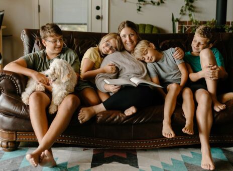 Tradwife: Άλλη μια αμερικανική TikTok μπαλαφάρα