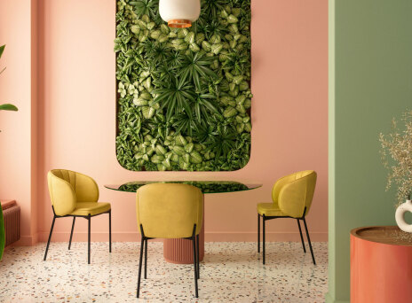 Χρώματα στους τοίχους και στα έπιπλα