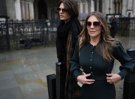 Ελίζαμπεθ Χάρλεϊ: Mε δάκρυα στο δικαστήριο κατά της Daily Mail