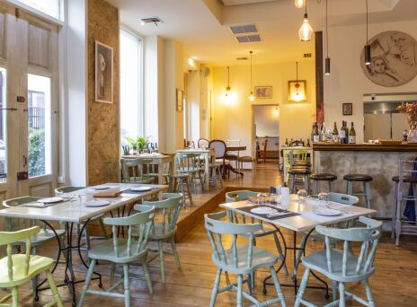 Retro Gastro Funky Taverna