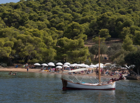 Σπέτσες: Οδηγός για αξιοθέατα, παραλίες, φαγητό, διασκέδαση