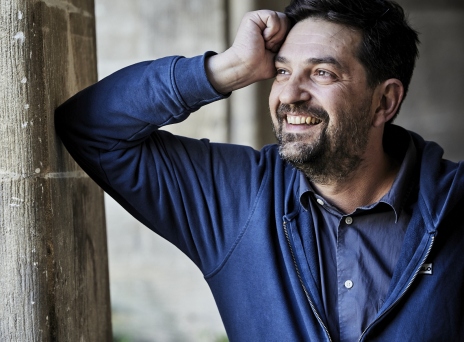 Ο καλλιτεχνικός διευθυντής του Φεστιβάλ της Αβινιόν, Τιάγκο Ροντρίγκες