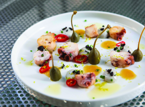 Kiki de Grèce: Το αγαπημένο wine bistro στην Ηπίτου γίνεται 10!