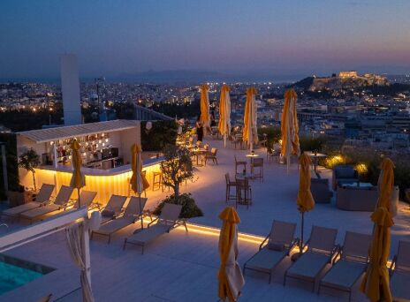 Vertigo Pool & Sunset bar
