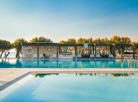 Doryssa Seaside Resort: Ένα ξενοδοχείο- ζωντανό μουσείο στη Σάμο