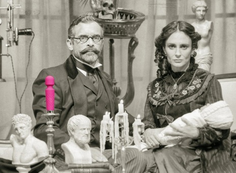 23 θεατρικές παραστάσεις που θέλουμε οπωσδήποτε να δούμε φέτος