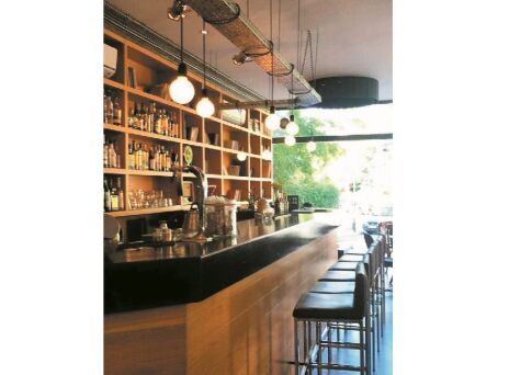 Rizzari 22 Cafe Restaurant