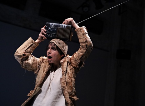 «Στη σκιά του Λούσια» στο Από Μηχανής Θέατρο